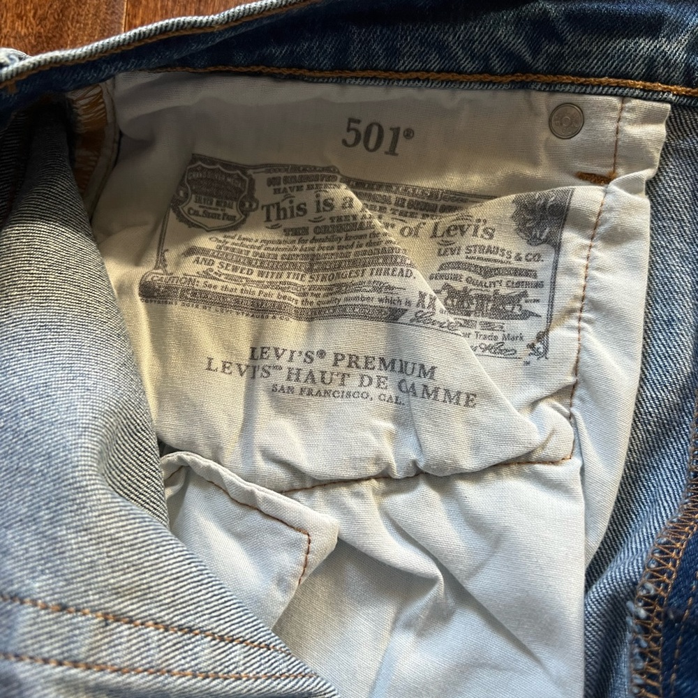 501 Levi's - Picture 6 of 13